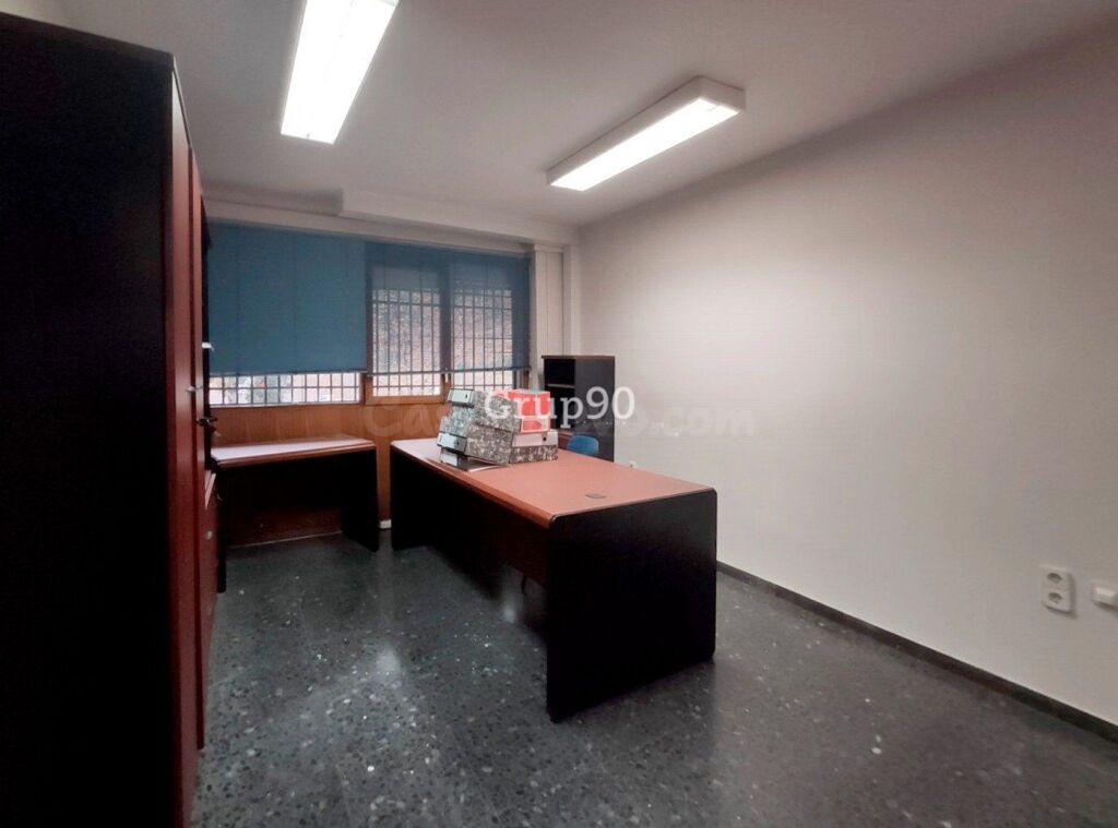 Gran local comercial en Passeig de Ronda, Lleida - foto 28