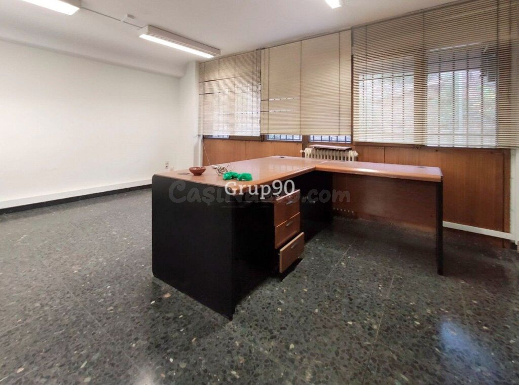 Gran local comercial en Passeig de Ronda, Lleida - foto 42