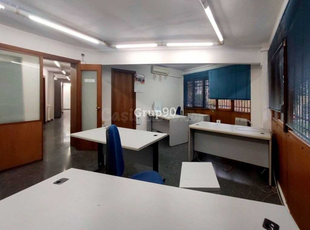 Gran local comercial en Passeig de Ronda, Lleida - foto 44
