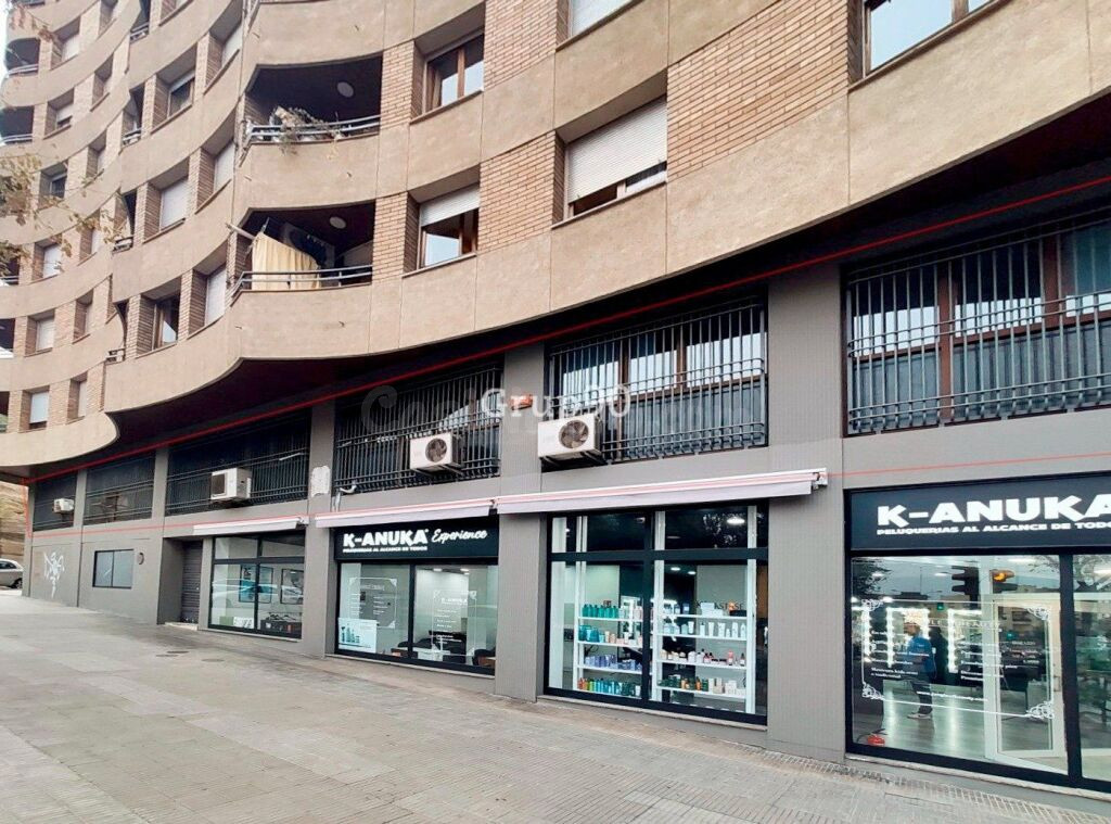 Gran local comercial en Passeig de Ronda, Lleida - foto 64