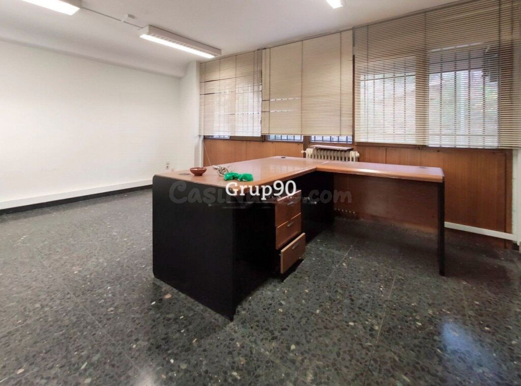 Gran local comercial en Passeig de Ronda, Lleida - foto 44