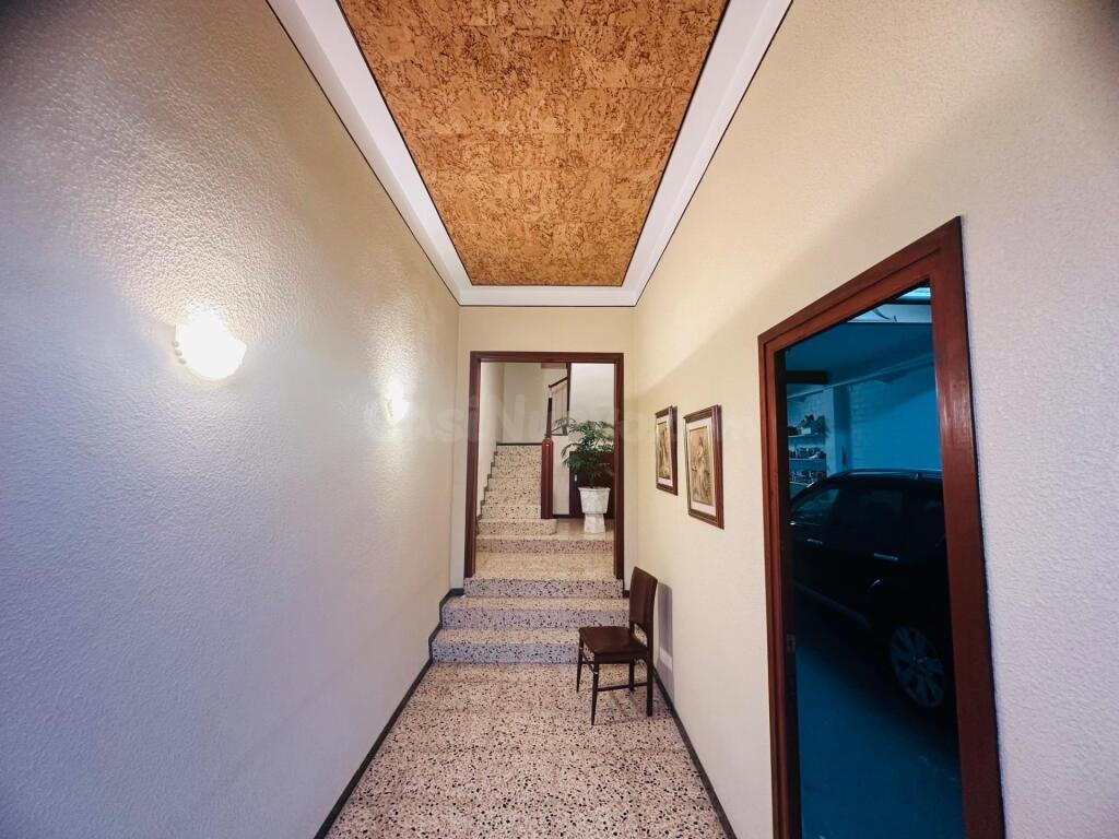Casa con garaje y patio en el centro de Ulldecona - foto 7