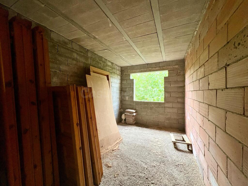 Finca con casa para terminar y nave en Jesús - foto 16