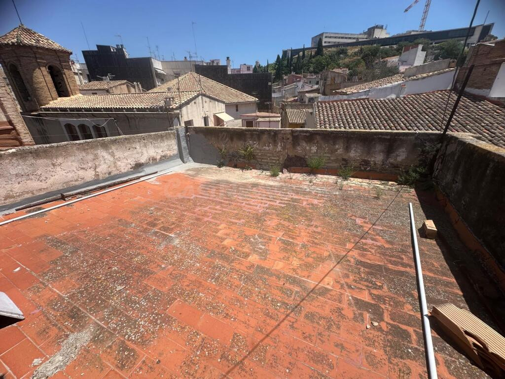 Ático gran terraza a reformar en el centro de Tortosa