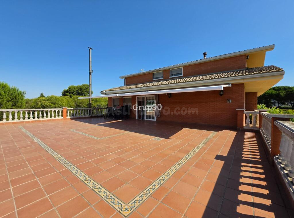 ? GRAN FINCA CON XALET, NAVE Y AMPLIA PARCELA – MÚLTIPLES PO