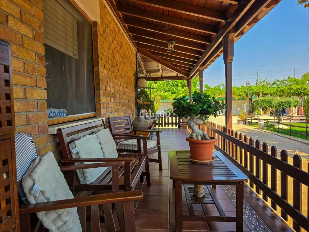 ? EXCLUSIVO CHALET INDEPENDIENTE CON PISCINA Y AMPLIA PARCEL - foto 17