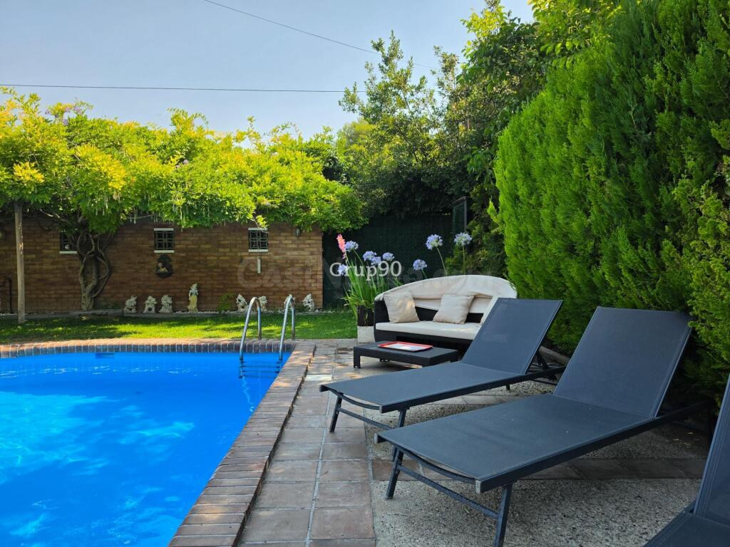 ? EXCLUSIVO CHALET INDEPENDIENTE CON PISCINA Y AMPLIA PARCEL - foto 3