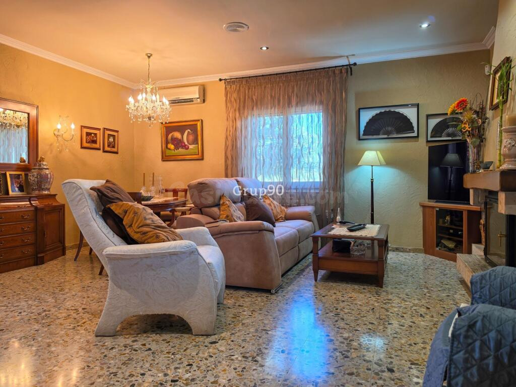 ? EXCLUSIVO CHALET INDEPENDIENTE CON PISCINA Y AMPLIA PARCEL - foto 36