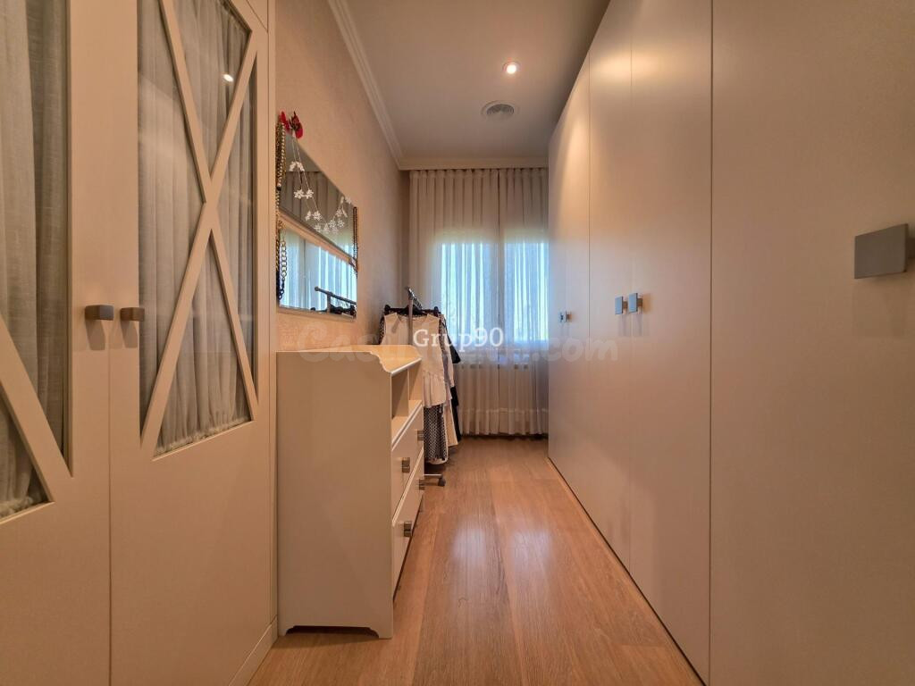 ? EXCLUSIVO CHALET INDEPENDIENTE CON PISCINA Y AMPLIA PARCEL - foto 48