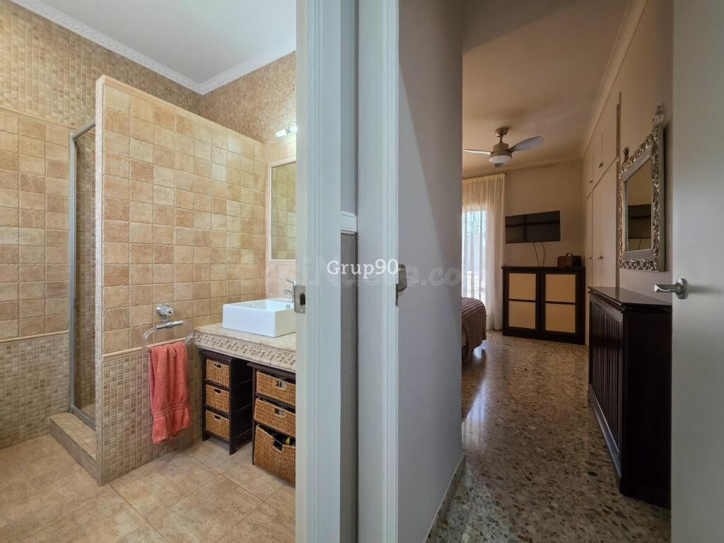 ? EXCLUSIVO CHALET INDEPENDIENTE CON PISCINA Y AMPLIA PARCEL - foto 50