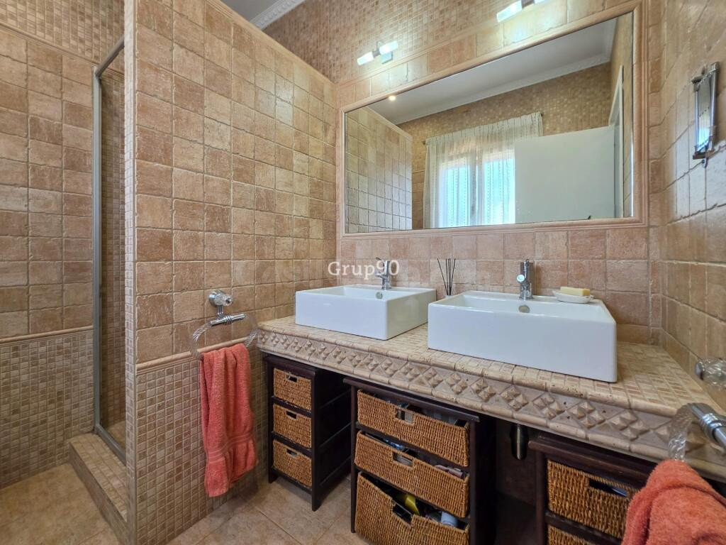 ? EXCLUSIVO CHALET INDEPENDIENTE CON PISCINA Y AMPLIA PARCEL - foto 51