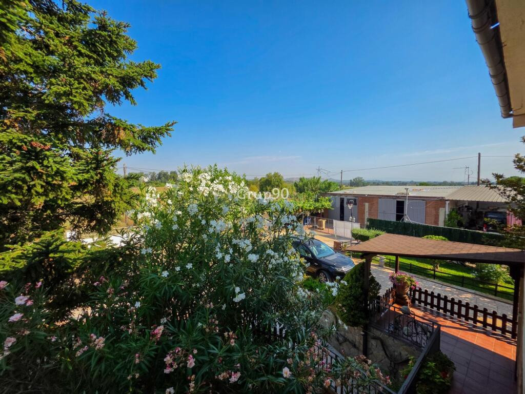 ? EXCLUSIVO CHALET INDEPENDIENTE CON PISCINA Y AMPLIA PARCEL - foto 62