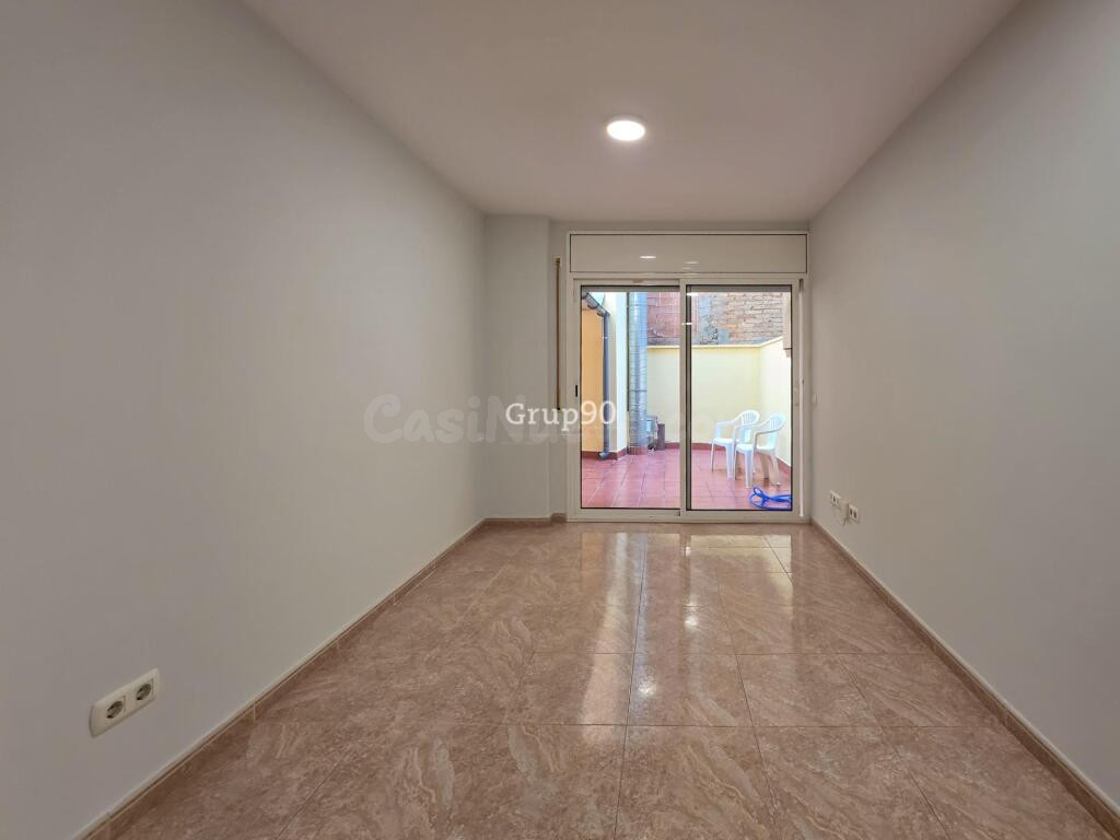 ¡REFORMADO Y LISTO PARA ENTRAR A VIVIR! Acogedor apartamento - foto 14