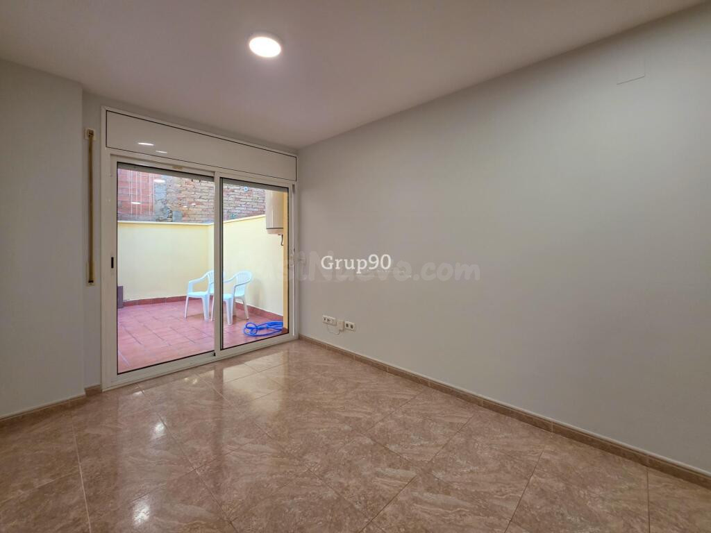 ¡REFORMADO Y LISTO PARA ENTRAR A VIVIR! Acogedor apartamento - foto 4