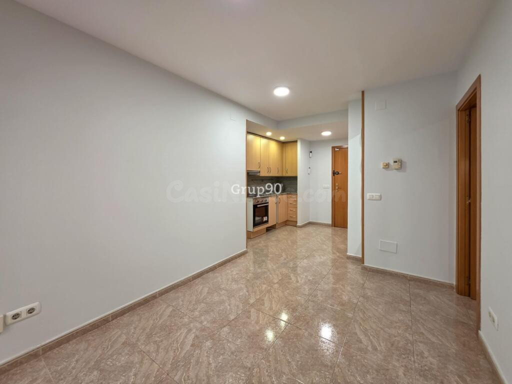 ¡REFORMADO Y LISTO PARA ENTRAR A VIVIR! Acogedor apartamento - foto 6