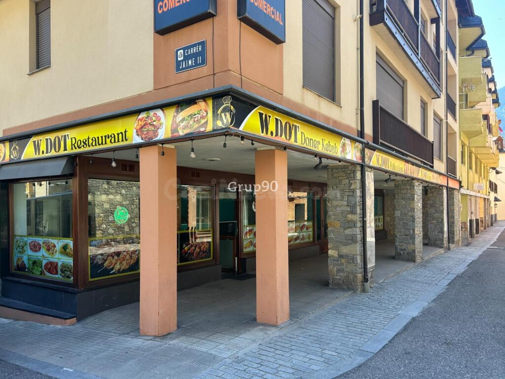 ? LOCAL COMERCIAL EN VENTA EN PLENO CENTRO DE VIELLA