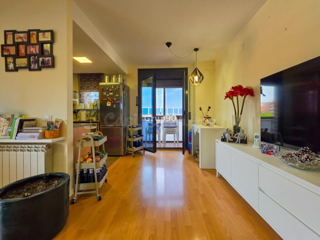 APARTAMENTO ESQUINERO DE 2 habitaciones TOTALMENTE EXTERIOR - foto 2