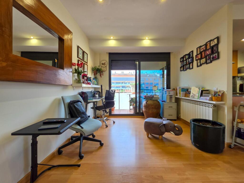 APARTAMENTO ESQUINERO DE 2 habitaciones TOTALMENTE EXTERIOR - foto 3