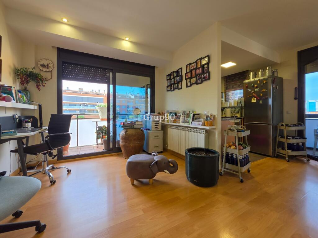 APARTAMENTO ESQUINERO DE 2 habitaciones TOTALMENTE EXTERIOR - foto 4