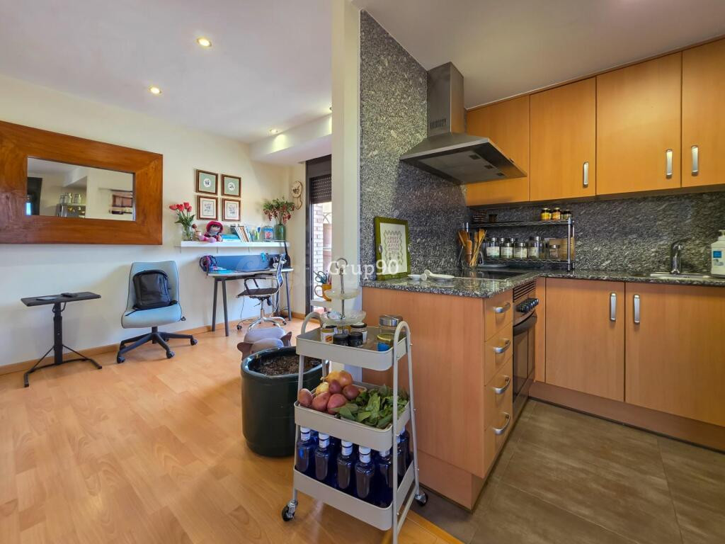 APARTAMENTO ESQUINERO DE 2 habitaciones TOTALMENTE EXTERIOR - foto 9