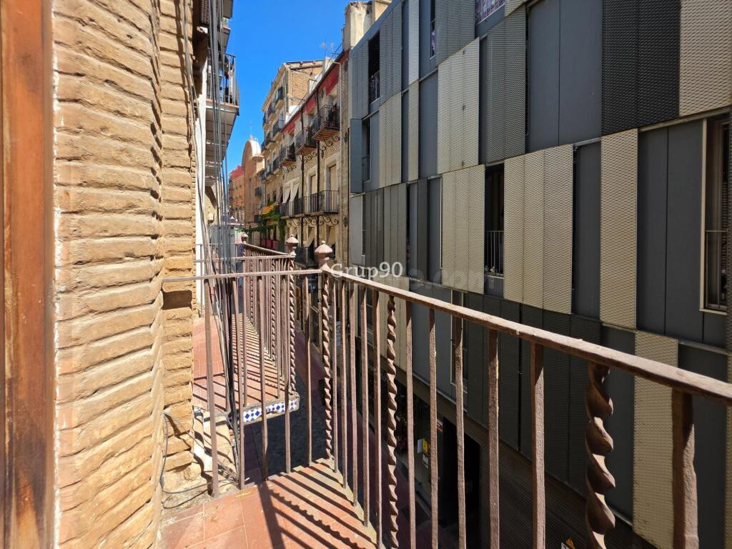 OPORTUNIDAD DE INVERSIÓN. Piso de 3 habitaciones en pleno Centro Histórico