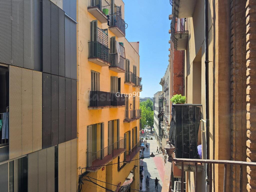 OPORTUNIDAD DE INVERSIÓN. Piso de 3 habitaciones en pleno Ce - foto 2