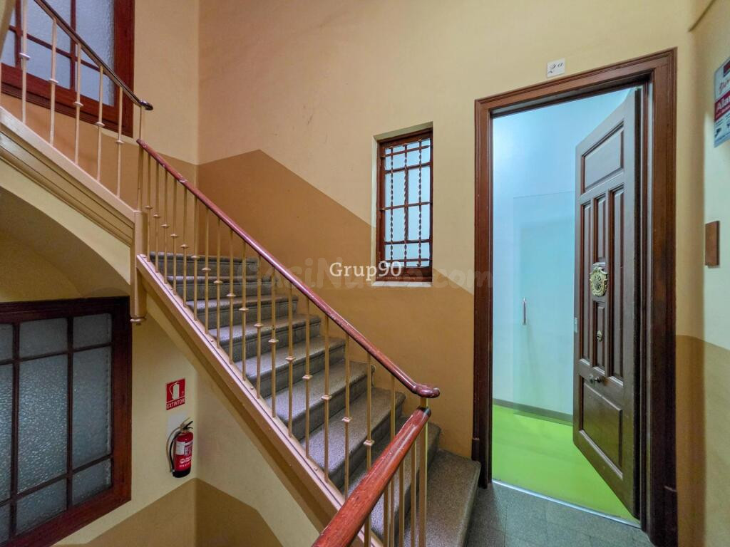 OPORTUNIDAD DE INVERSIÓN. Piso de 3 habitaciones en pleno Ce - foto 31