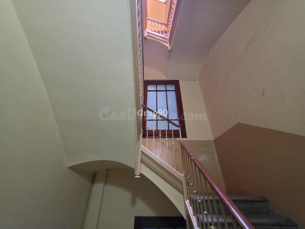 OPORTUNIDAD DE INVERSIÓN. Piso de 3 habitaciones en pleno Ce - foto 32