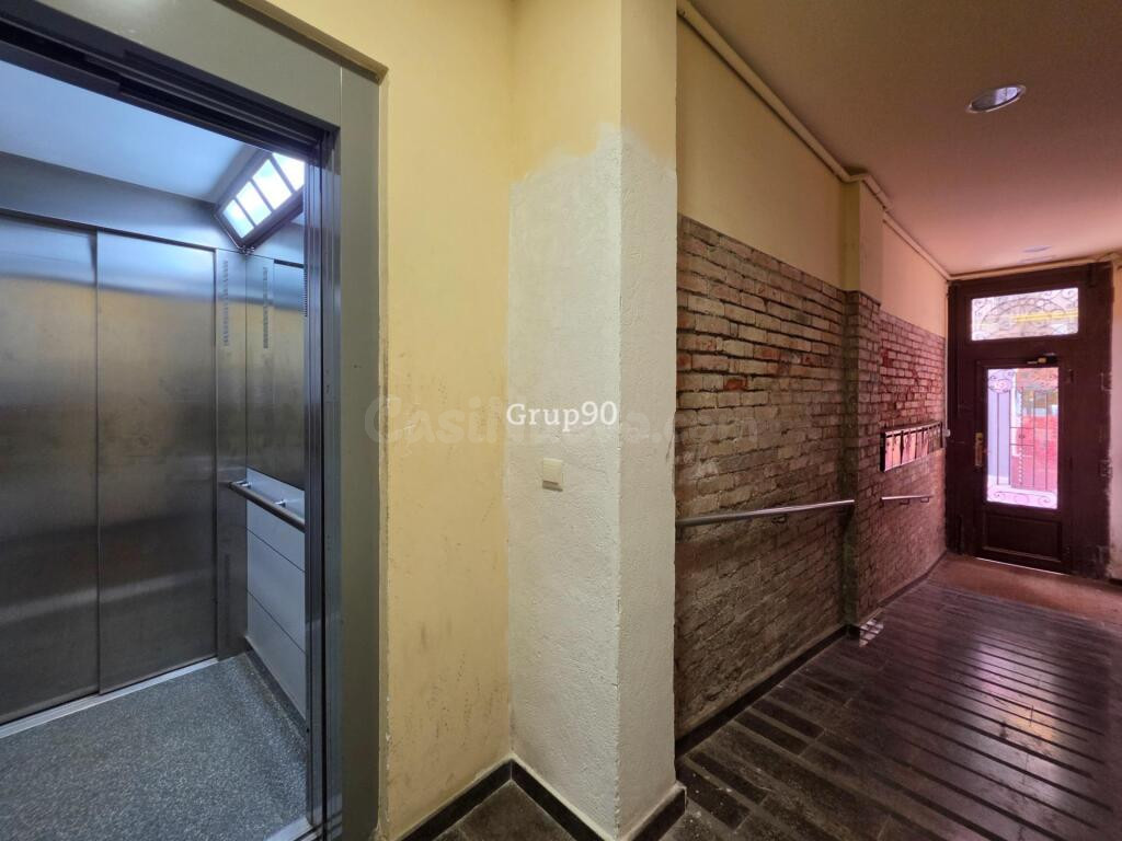 OPORTUNIDAD DE INVERSIÓN. Piso de 3 habitaciones en pleno Ce - foto 34