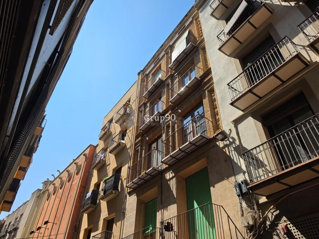 OPORTUNIDAD DE INVERSIÓN. Piso de 3 habitaciones en pleno Ce - foto 40