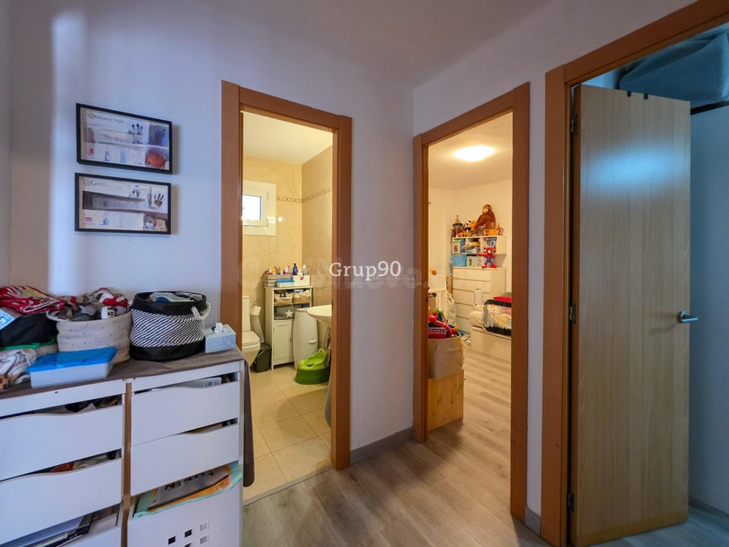 ¡Oportunidad en Calle Vallcalent: Espacio, tranquilidad y ub - foto 20