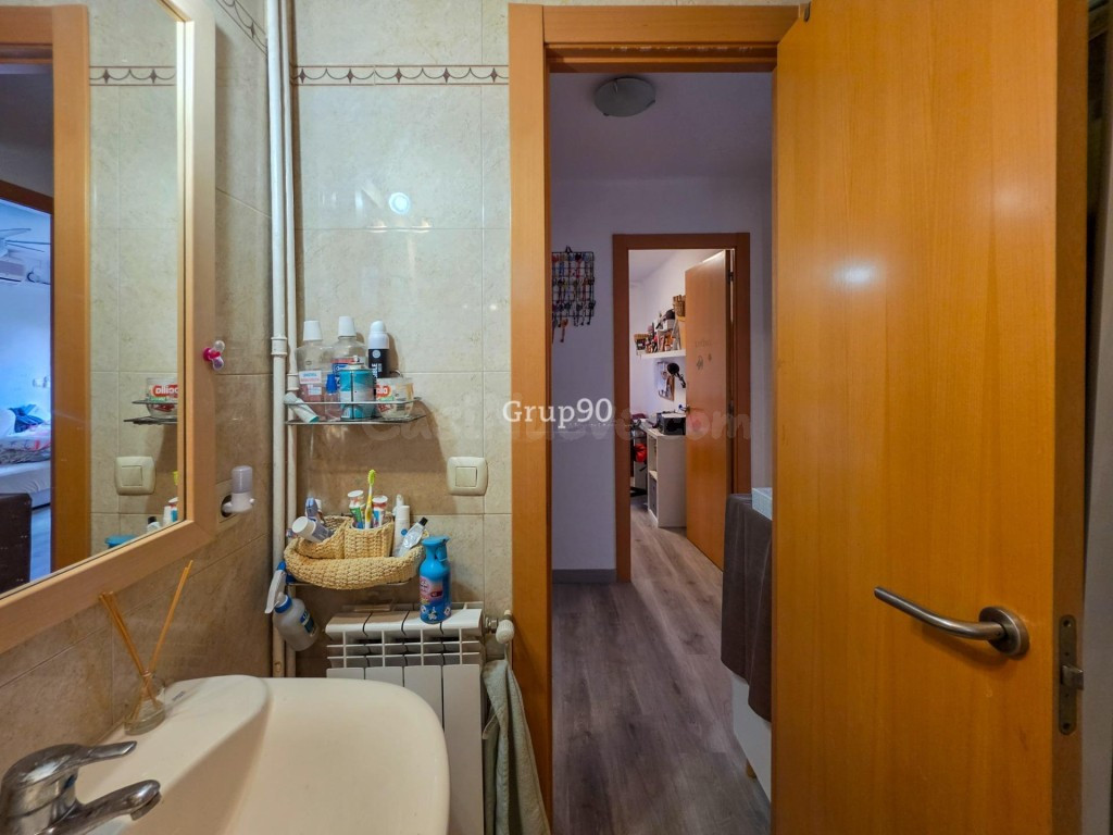 ¡Oportunidad en Calle Vallcalent: Espacio, tranquilidad y ub - foto 23