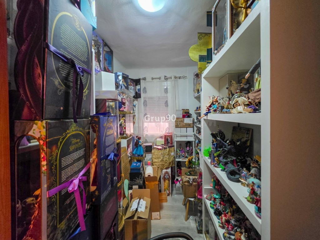 ¡Oportunidad en Calle Vallcalent: Espacio, tranquilidad y ub - foto 27