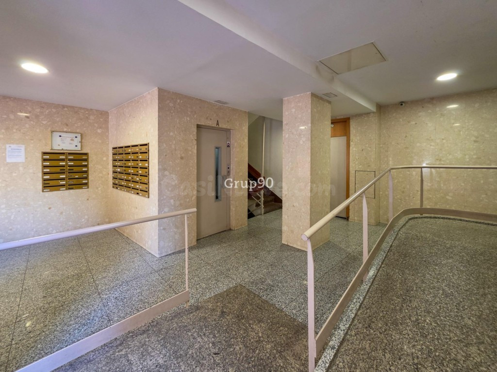 ¡Oportunidad en Calle Vallcalent: Espacio, tranquilidad y ub - foto 29