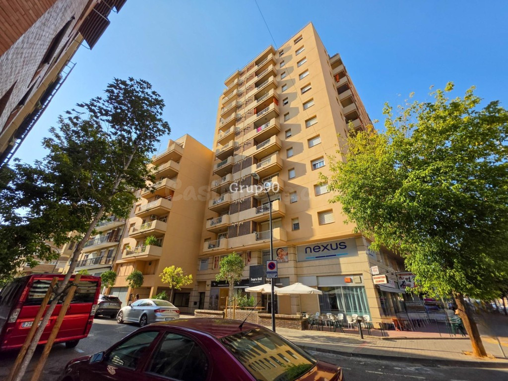 ¡Oportunidad en Calle Vallcalent: Espacio, tranquilidad y ub - foto 30
