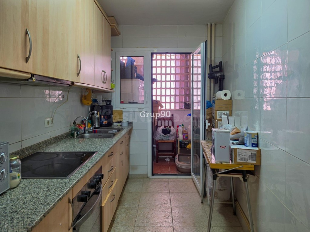 ¡Oportunidad en Calle Vallcalent: Espacio, tranquilidad y ub - foto 4