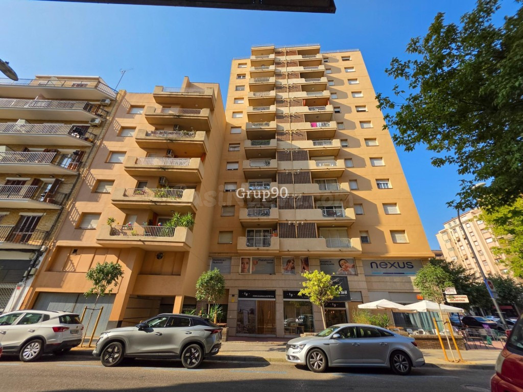 ¡Oportunidad en Calle Vallcalent: Espacio, tranquilidad y ub - foto 31