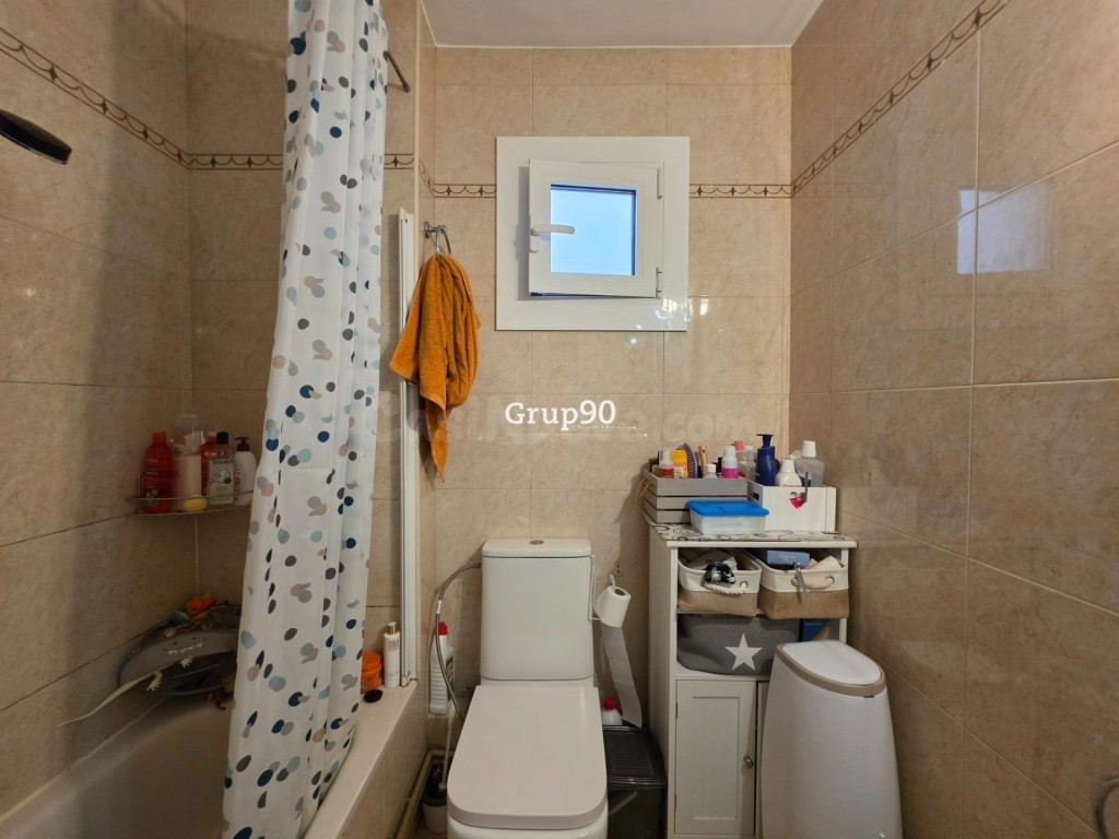 ¡Oportunidad en Calle Vallcalent: Espacio, tranquilidad y ub - foto 32