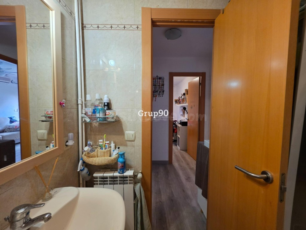 ¡Oportunidad en Calle Vallcalent: Espacio, tranquilidad y ub - foto 33