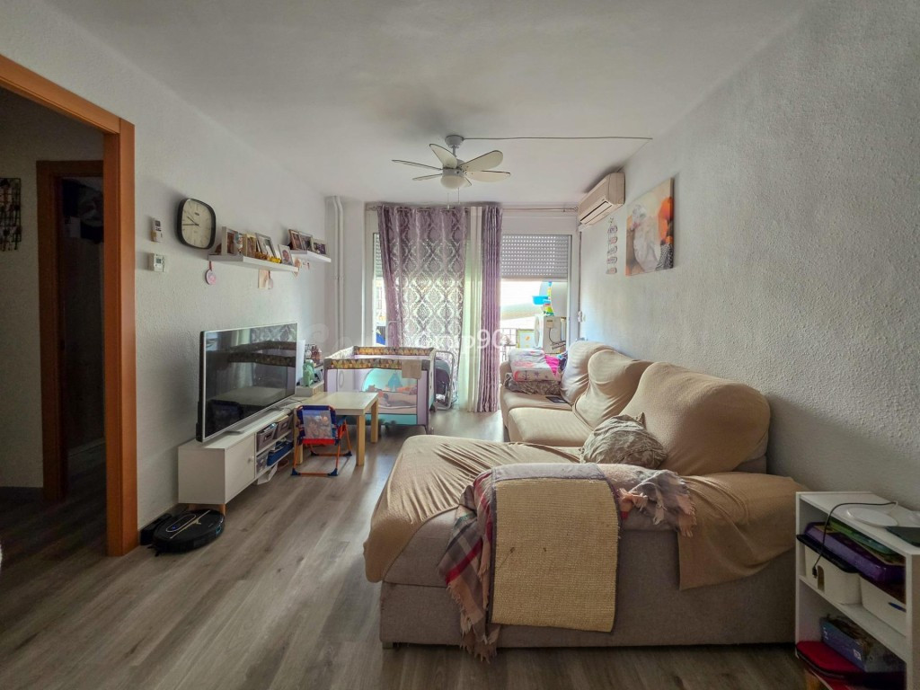 ¡Oportunidad en Calle Vallcalent: Espacio, tranquilidad y ub - foto 5