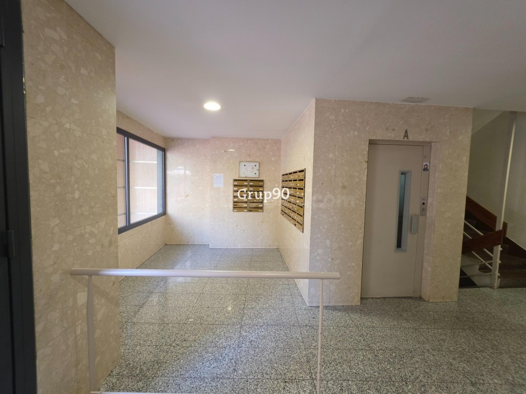 ¡Oportunidad en Calle Vallcalent: Espacio, tranquilidad y ub - foto 43