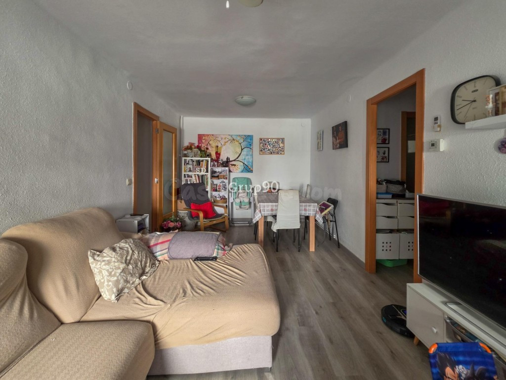 ¡Oportunidad en Calle Vallcalent: Espacio, tranquilidad y ub - foto 6