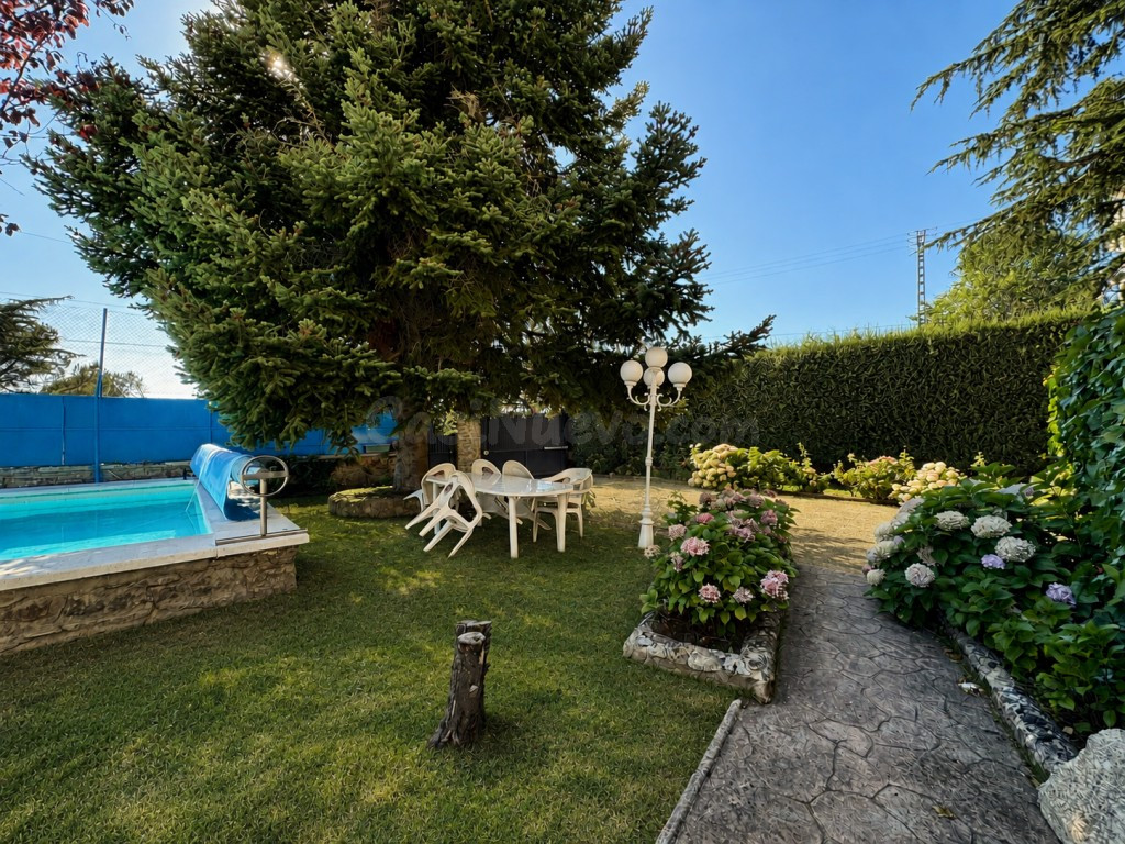 Casa-Chalet en Venta en Navas De Riofrio Segovia - foto 2