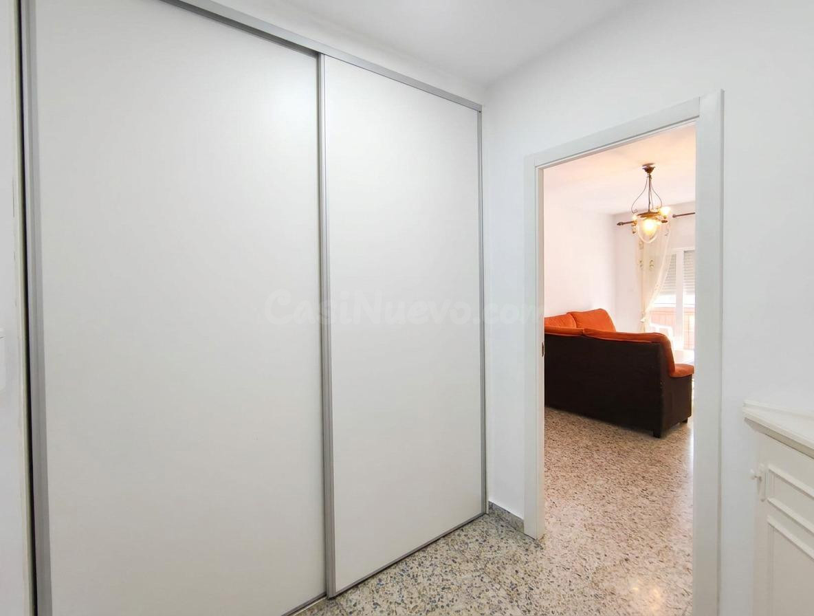 Amplio Piso en Venta en el Centro de Salobreña – Ideal para  - foto 2