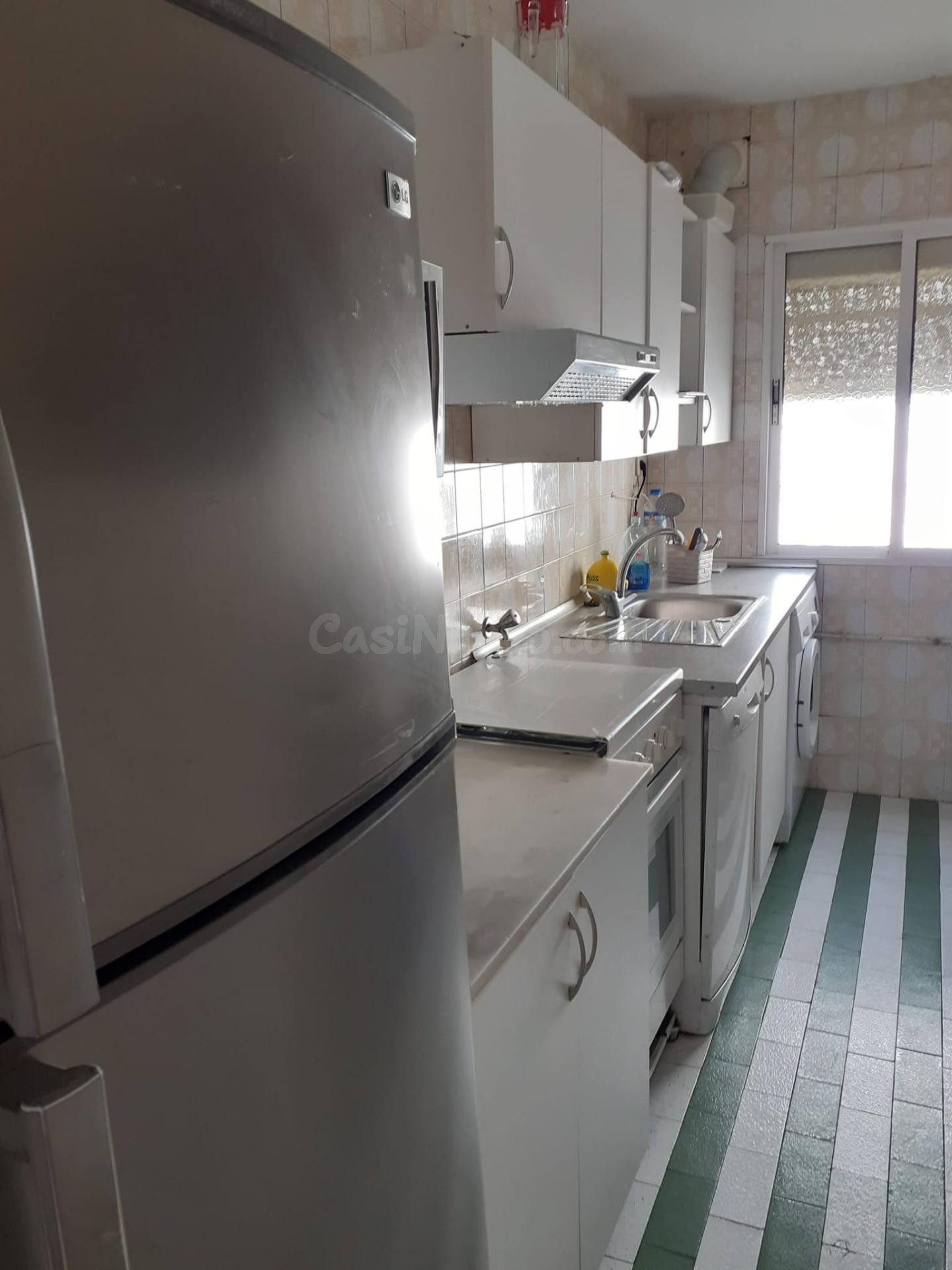Centro San Julián, cerca Basílica de la Macarena. Excelente vivienda de 3 habitaciones se alquila. ESTUDIANTES.