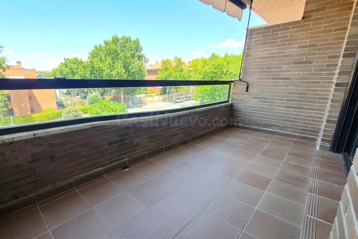 Luminoso Ático Dúplex con Terraza y Espectaculares Vistas en - foto 10