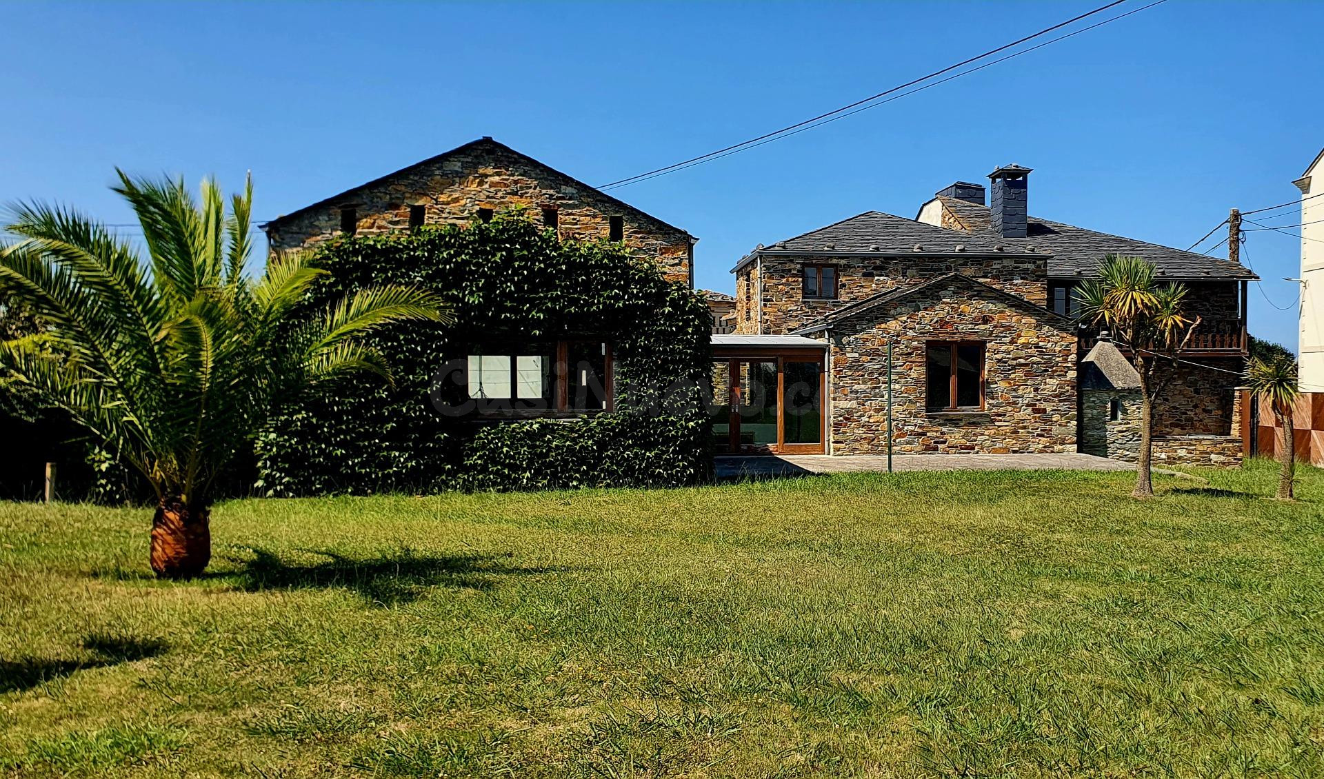 Casona de piedra con vistas al mar | Cerca de 500 m2 | Tapia de Casariego