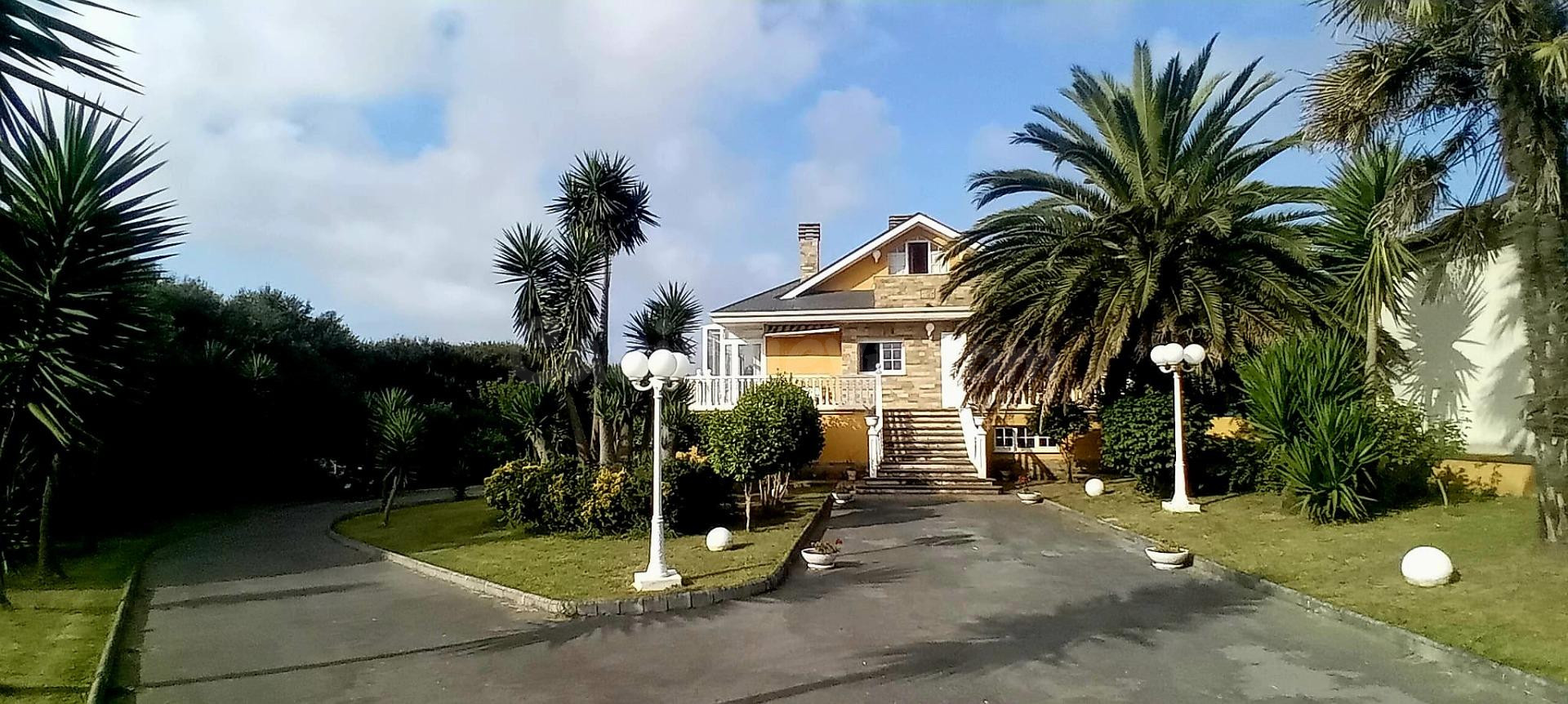 GRAN CASA CON AMPLIA FINCA, VISTAS AL MAR, A MENOS DE 1 KM D - foto 2