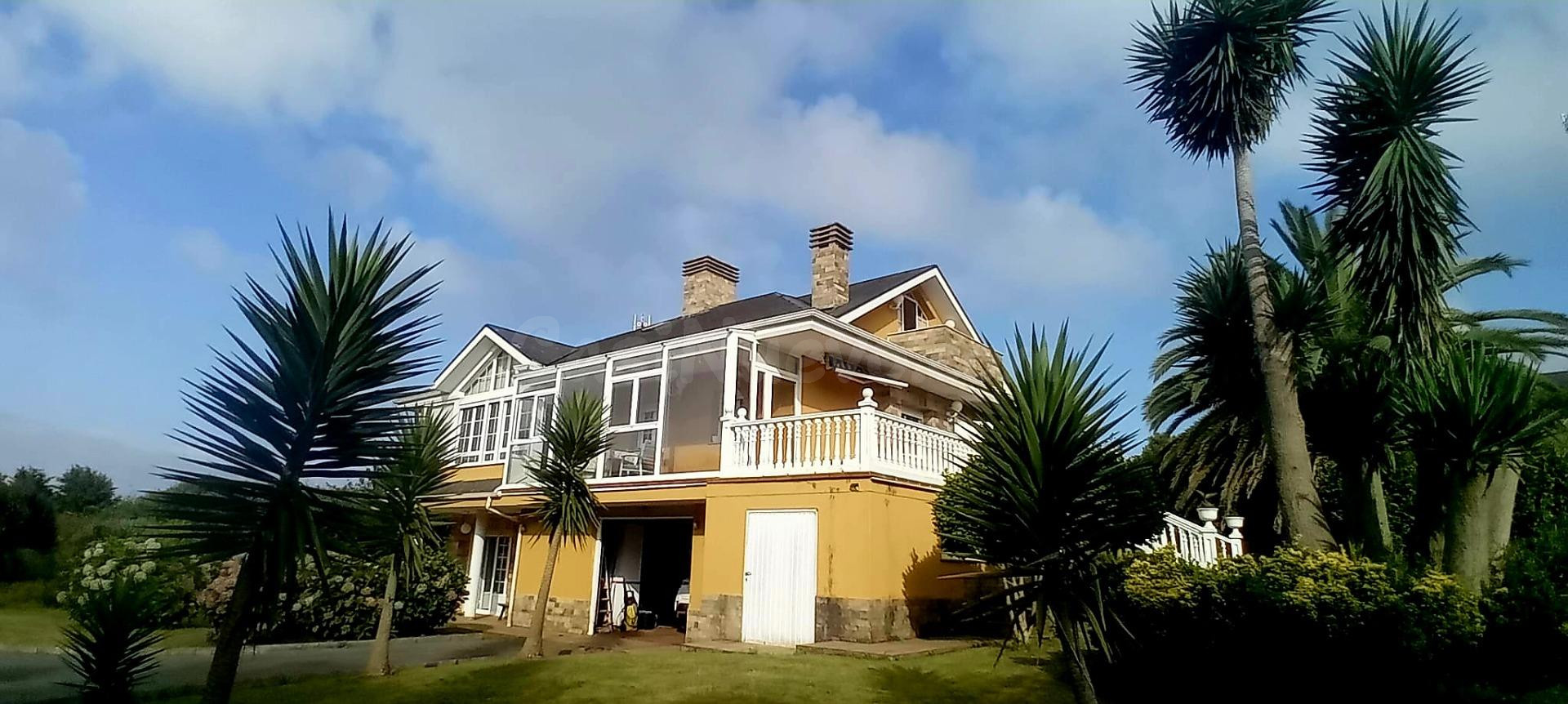 GRAN CASA CON AMPLIA FINCA, VISTAS AL MAR, A MENOS DE 1 KM D - foto 3