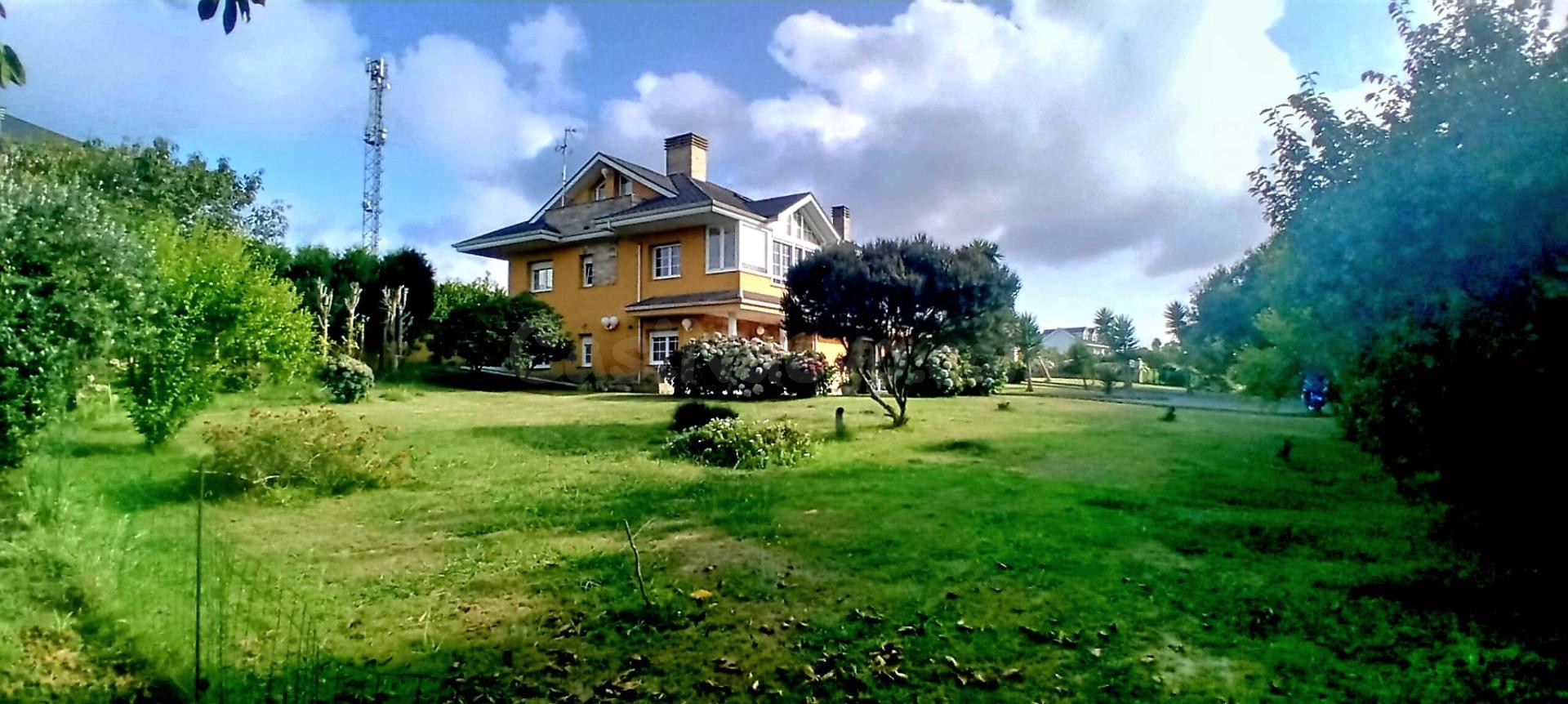 GRAN CASA CON AMPLIA FINCA, VISTAS AL MAR, A MENOS DE 1 KM D - foto 4